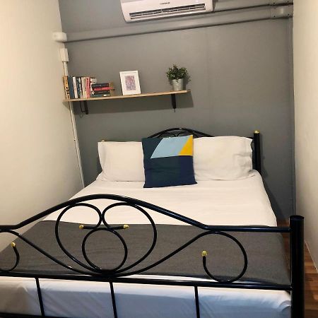 Miku Guesthouse Bangkok Exterior photo