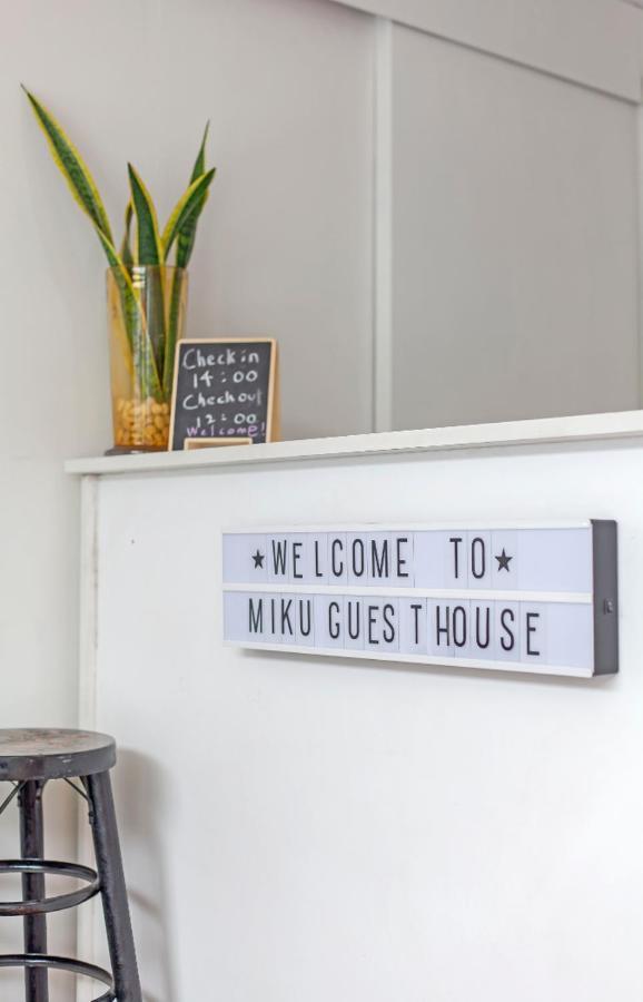 Miku Guesthouse Bangkok Exterior photo