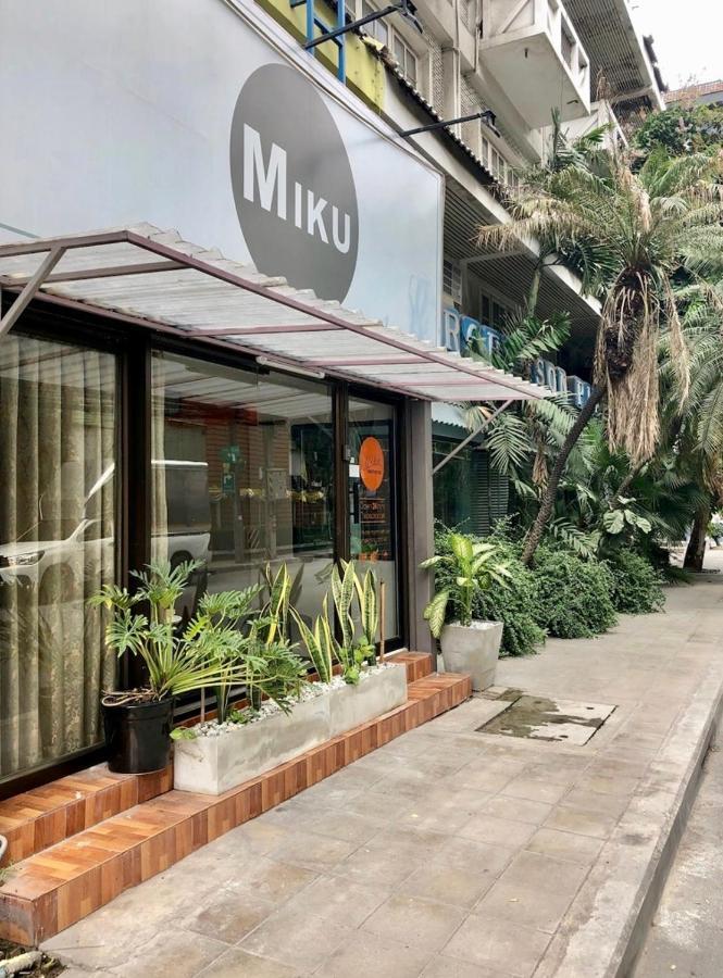 Miku Guesthouse Bangkok Exterior photo
