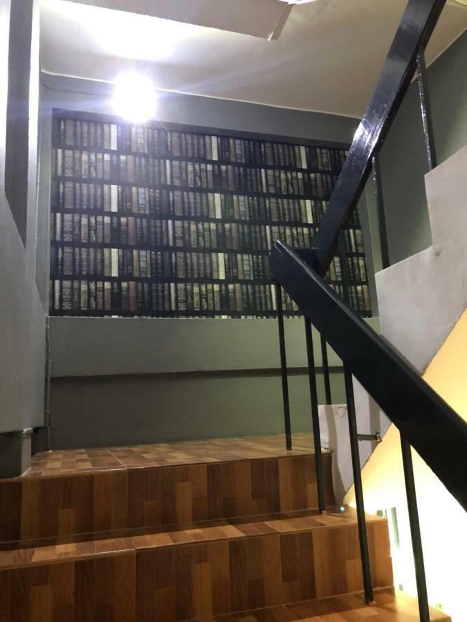 Miku Guesthouse Bangkok Exterior photo